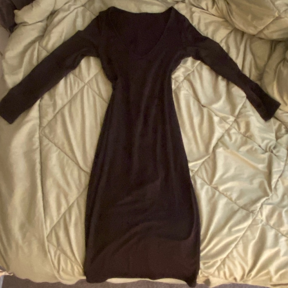 Black bodycon dress